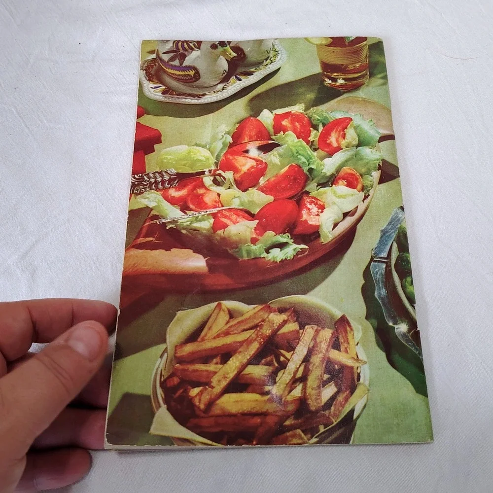 Vintage Shop Rite Quick Dishes Cookbook 332 Recipes Woman in a‎ Hurry Retro